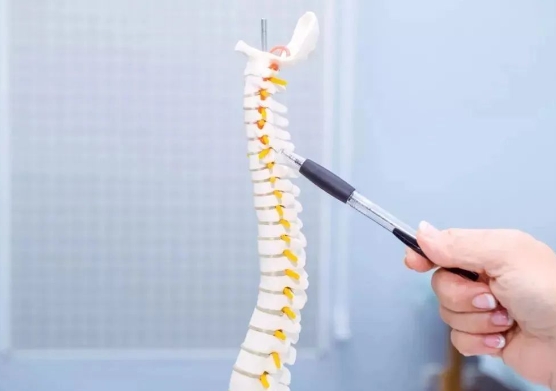 中老年人腿抽筋，一定是缺鈣嗎？